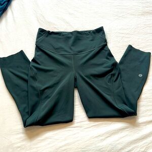 Lululemon Dark Green Crop Tight with waistline pocket
